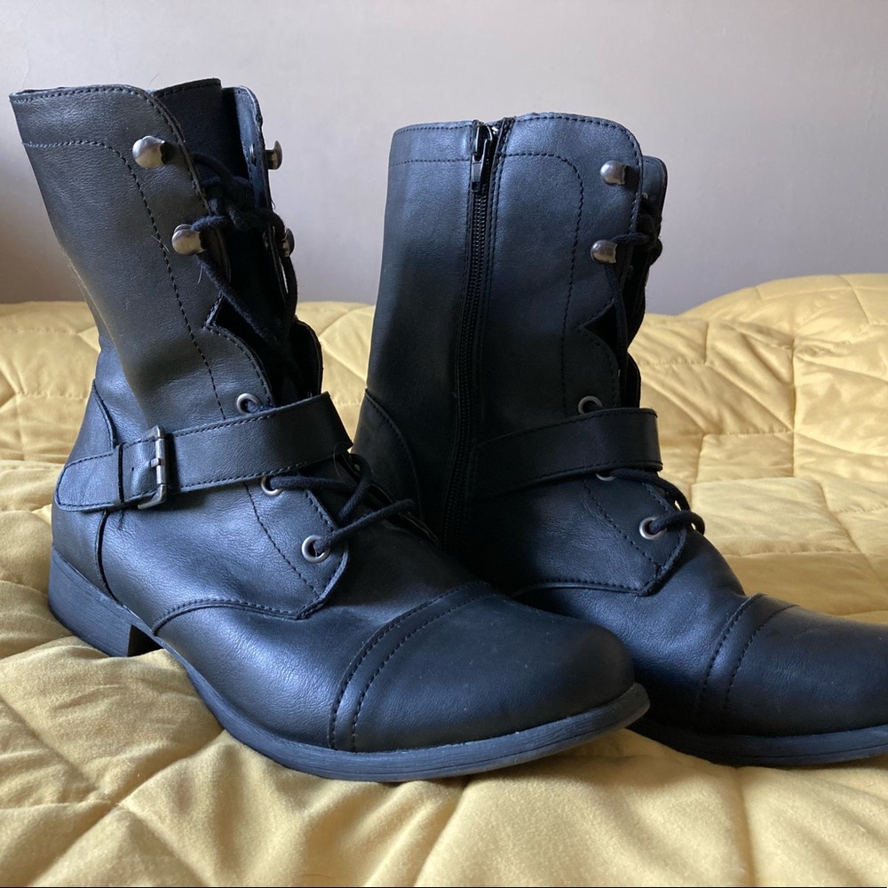 Black Combat Boots, sz 10, EUC